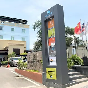 https://nadias-inn-comfort.tophotelslangkawi.com
